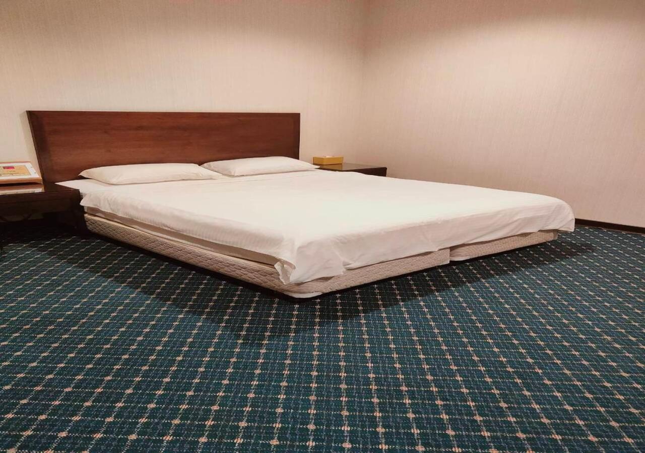 Champion Hotel Тайбэй Экстерьер фото