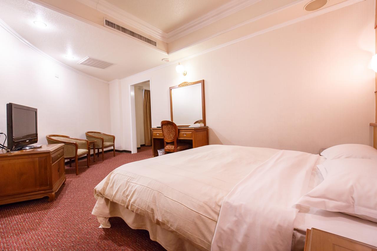 Champion Hotel Тайбэй Экстерьер фото